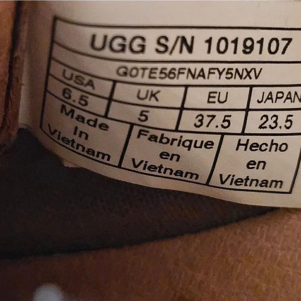 Ugg milo leather trainer sz 6.5, great condition - Picture 3 of 13